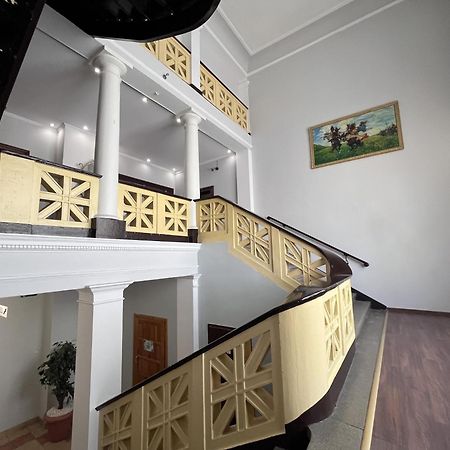 Hotel Polonia Namysłów Esterno foto