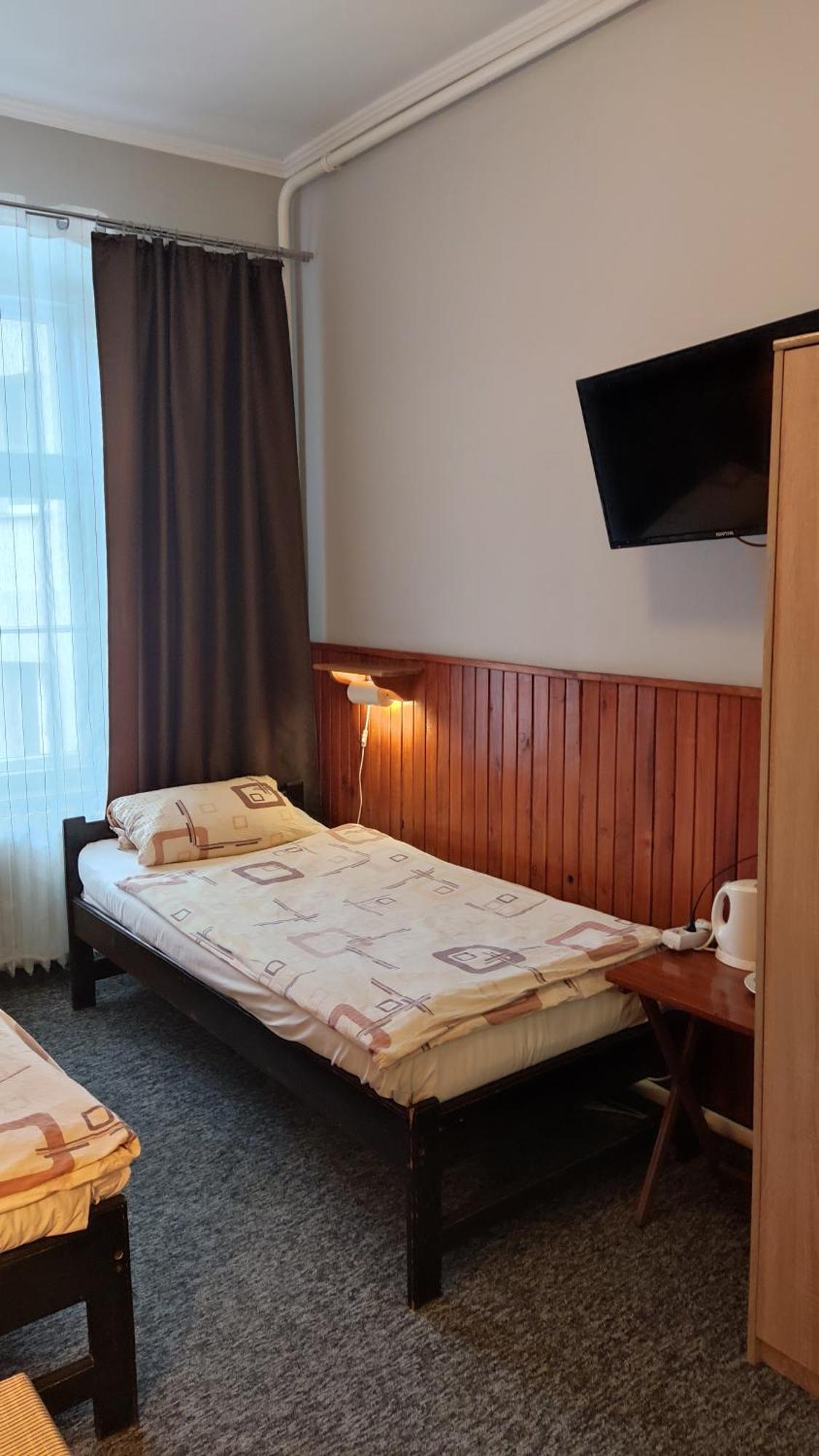 Hotel Polonia Namysłów Esterno foto