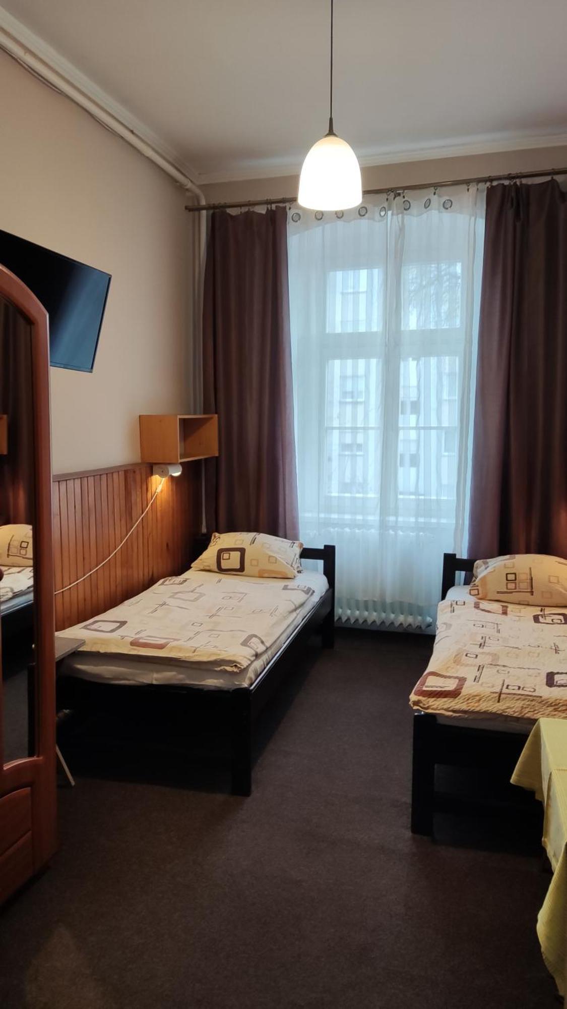 Hotel Polonia Namysłów Esterno foto