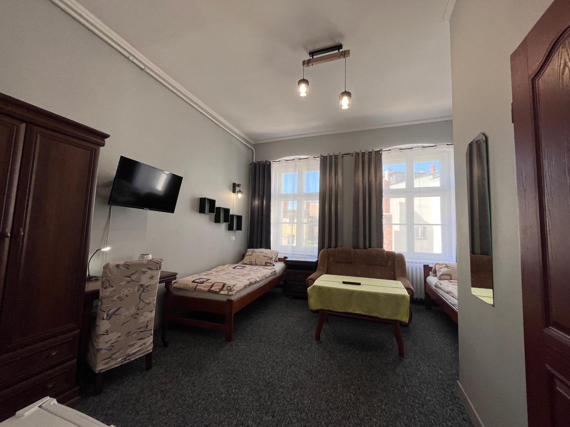 Hotel Polonia Namysłów Esterno foto