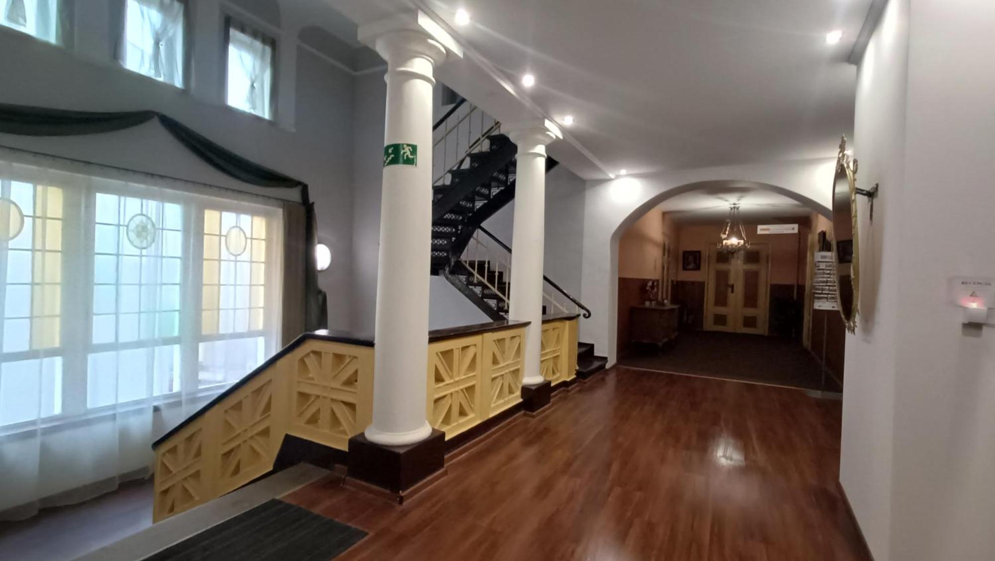 Hotel Polonia Namysłów Esterno foto