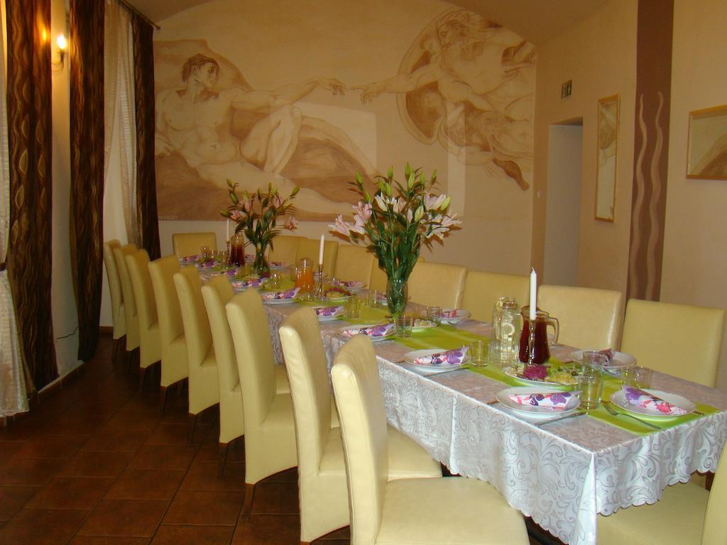 Hotel Polonia Namysłów Esterno foto