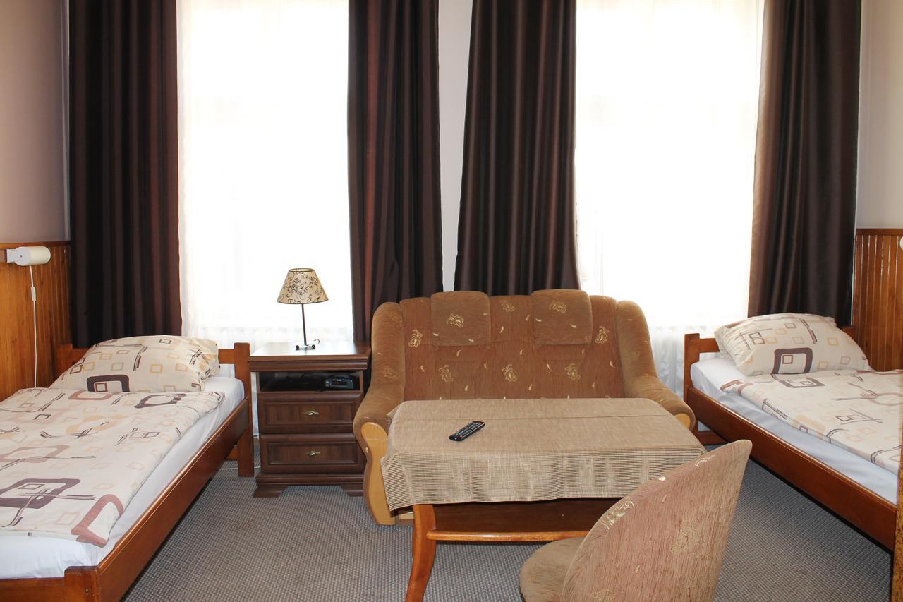 Hotel Polonia Namysłów Esterno foto