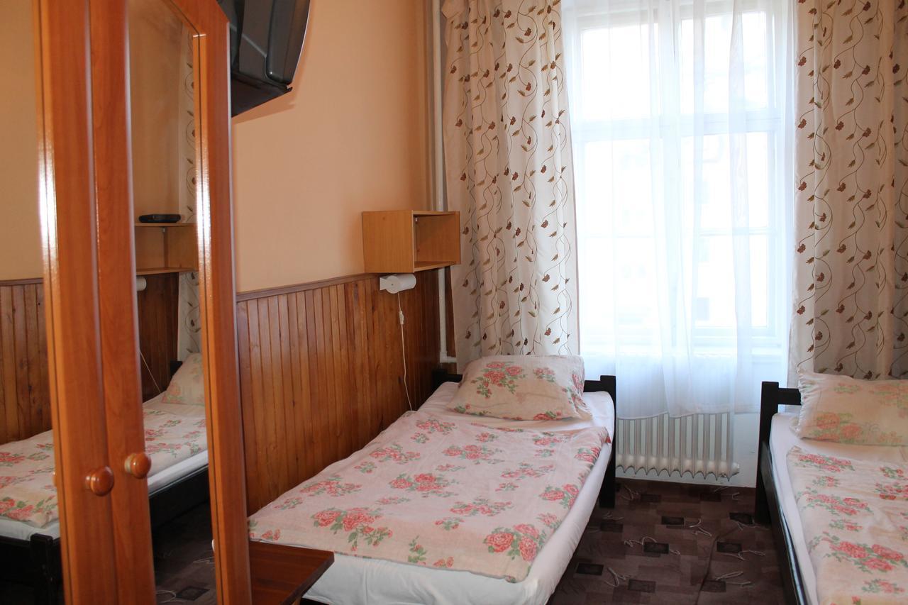 Hotel Polonia Namysłów Esterno foto